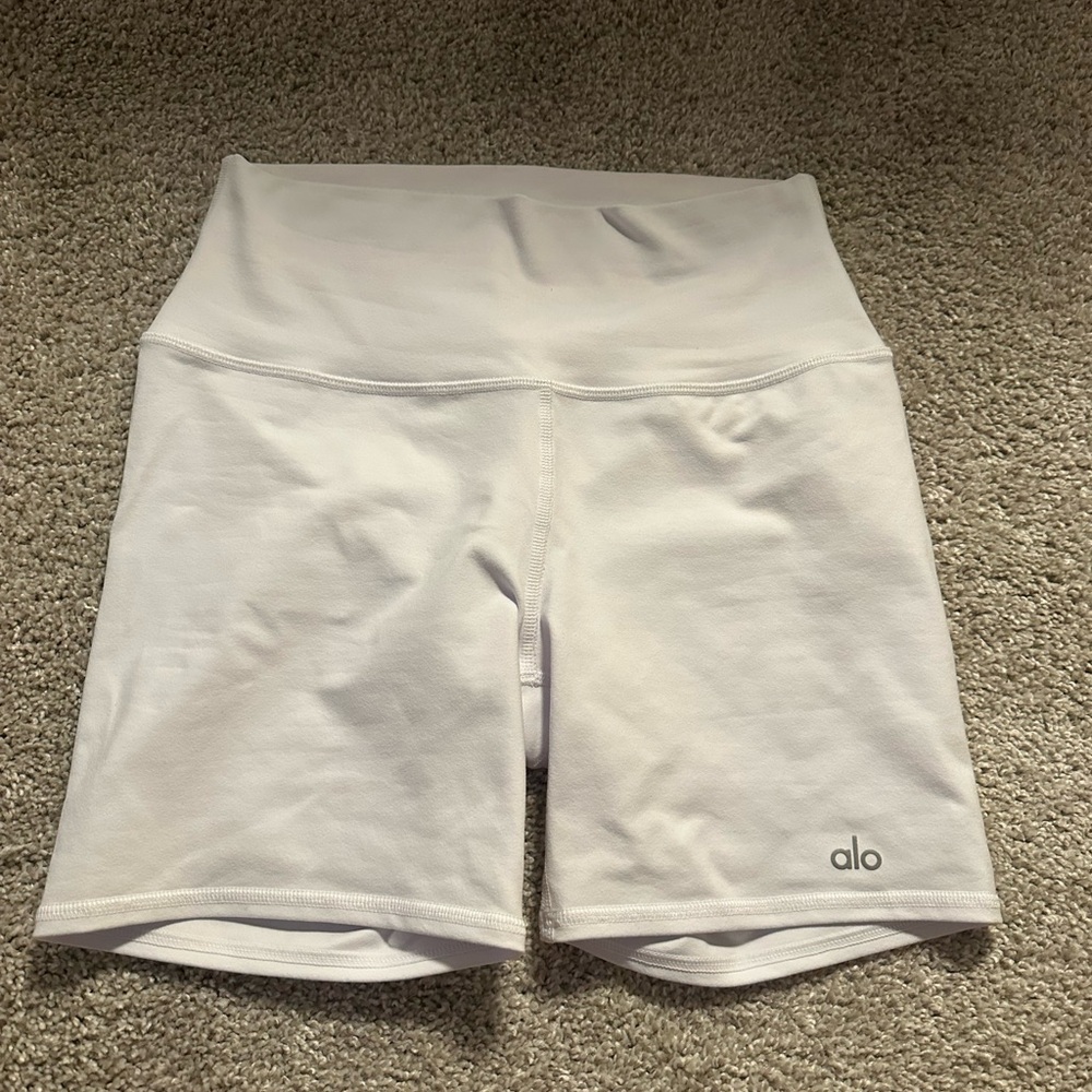 Brand new white alo biker shorts size m